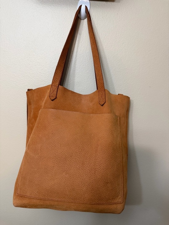 Madewell Handbags - Madewell Cognac Leather Tote with Front Pocket
